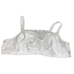 Amoena isabel mastectomy bra 40A Elegant White Lace Bralette